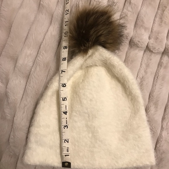 Urban Outfitters Pom Beanie - Picture 3 of 3